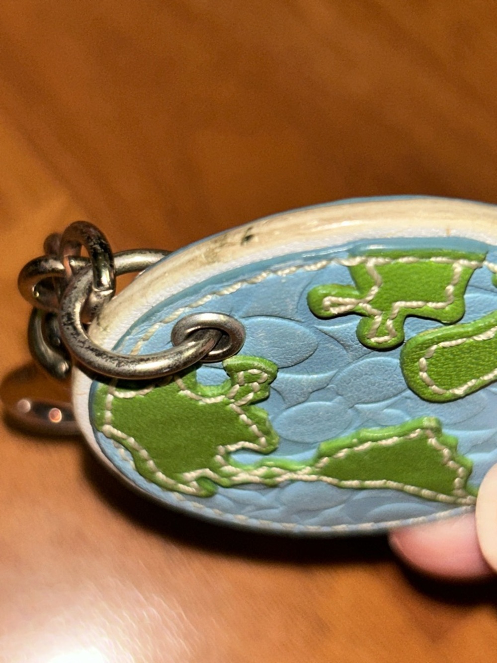 Authentic Coach Original Leather Earth Globe 🌎 Keyring / Bag Charm - Picture 8 of 9